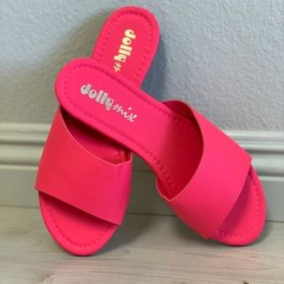 "CeCE" Slides - Neon Yellow - Picture 5 of 5